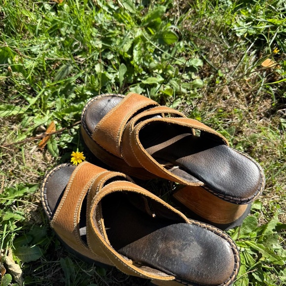 Brown Platform Sandals - Picture 4 of 6